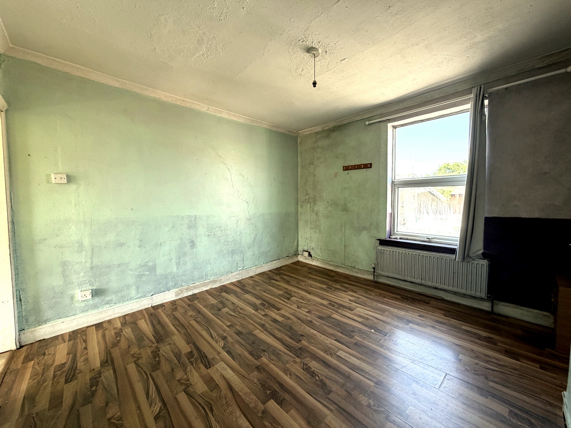 Under The Hammer - 307 Long Lane, Halesowen, B62 9LB | Under The Hammer